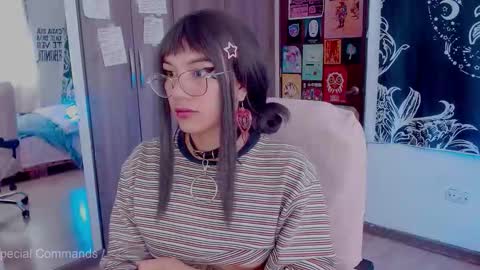 Melissa  -  -  Please help me to reach 100 thumbs up online show from 10-23-25, 09:46