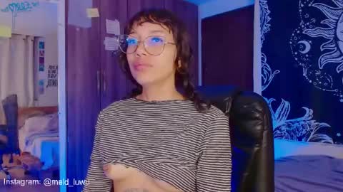 Melissa  -  -  Please help me to reach 100 thumbs up online show from 04-17-26, 01:19