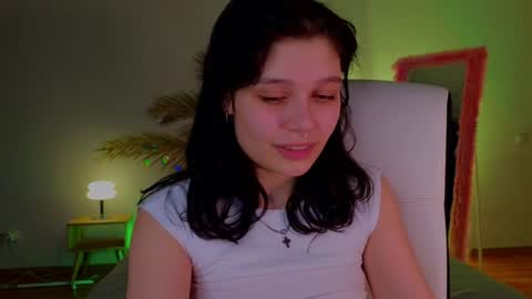 Snapshot of melan1e_ chatting on 01-27-25, 02:42 mel online show from 01-27-25, 02:42