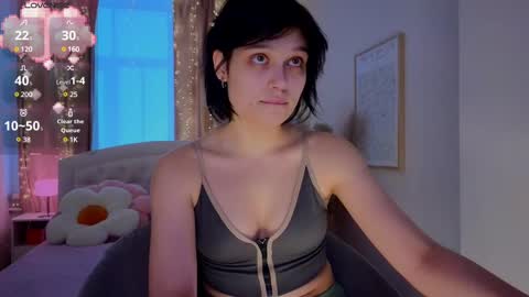 Snapshot of melan1e_ chatting on 02-14-25, 07:49 mel online show from 02-14-25, 07:49