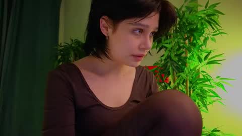 Snapshot of melan1e_ chatting on 02-23-25, 09:37 mel online show from 02-23-25, 09:37