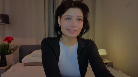 Snapshot of melan1e_ chatting on 03-05-25, 09:48 mel online show from 03-05-25, 09:48