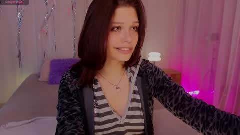 Snapshot of melan1e_ chatting on 07-14-26, 02:56 mel online show from 07-14-26, 02:56