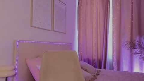 Snapshot of melan1e_ chatting on 07-16-26, 02:45 mel online show from 07-16-26, 02:45