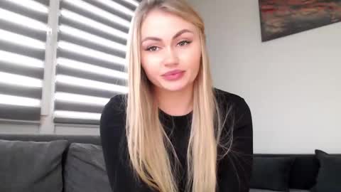 Snapshot of melani_a chatting on 12-28-24, 12:56 Melania online show from 12-28-24, 12:56