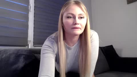 Snapshot of melani_a chatting on 01-07-25, 02:19 Melania online show from 01-07-25, 02:19