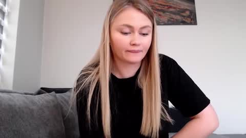 Snapshot of melani_a chatting on 01-30-25, 12:06 Melania online show from 01-30-25, 12:06