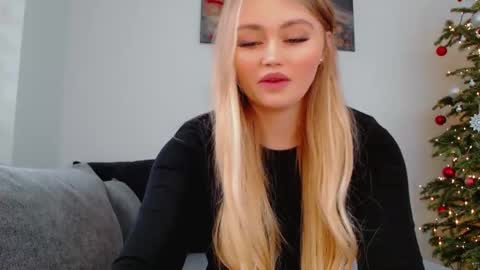 Snapshot of melani_a chatting on 01-07-26, 11:23 Melania online show from 01-07-26, 11:23