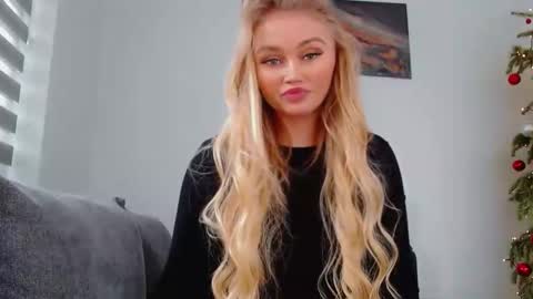 Snapshot of melani_a chatting on 01-13-26, 11:26 Melania online show from 01-13-26, 11:26