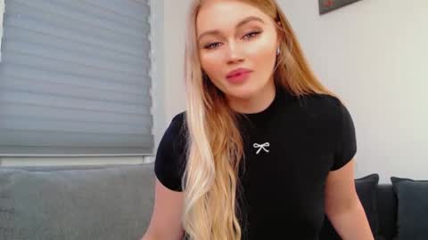 Snapshot of melani_a chatting on 02-02-26, 11:31 Melania online show from 02-02-26, 11:31