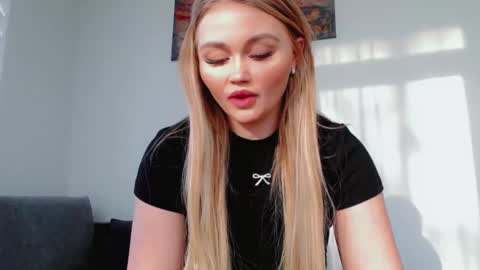 Snapshot of melani_a chatting on 02-03-26, 12:21 Melania online show from 02-03-26, 12:21