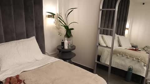 Snapshot of melanie__5 chatting on 03-10-25, 06:27 Melanie Baez online show from 03-10-25, 06:27