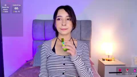 Snapshot of melanie__hills chatting on 06-25-26, 11:37 Melanie online show from 06-25-26, 11:37
