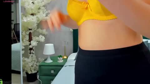 Melanie online show from 11-18-25, 01:00