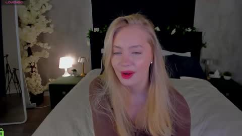 Melanie online show from 11-29-25, 11:30