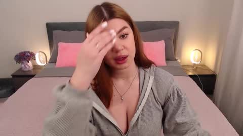 Snapshot of melaniecarterr chatting on 12-20-25, 05:47 Melanie online show from 12-20-25, 05:47