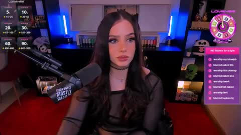 Snapshot of melanielipps chatting on 11-17-25, 06:24 Melanie online show from 11-17-25, 06:24