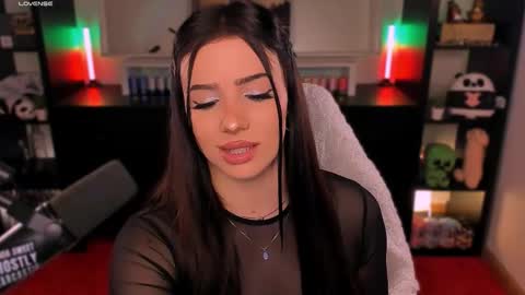 Snapshot of melanielipps chatting on 12-01-25, 07:41 Melanie online show from 12-01-25, 07:41