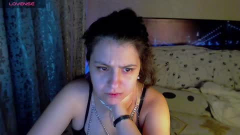 Snapshot of melaniemoor chatting on 12-17-24, 06:31 Melanie Milena online show from 12-17-24, 06:31