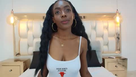 Snapshot of melaniepatton chatting on 09-16-25, 12:39 Melanie online show from 09-16-25, 12:39