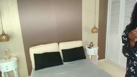 Snapshot of melaniepatton chatting on 11-06-25, 12:06 Melanie online show from 11-06-25, 12:06