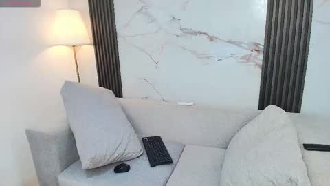 Snapshot of melaniepatton chatting on 11-08-25, 12:27 Melanie online show from 11-08-25, 12:27