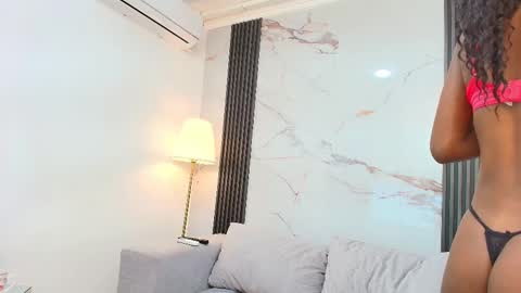 Snapshot of melaniepatton chatting on 11-19-25, 12:16 Melanie online show from 11-19-25, 12:16