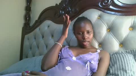 Snapshot of melaninblue chatting on 01-16-26, 05:17 melaninblue online show from 01-16-26, 05:17