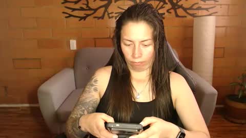 Melanny online show from 11-19-25, 12:05