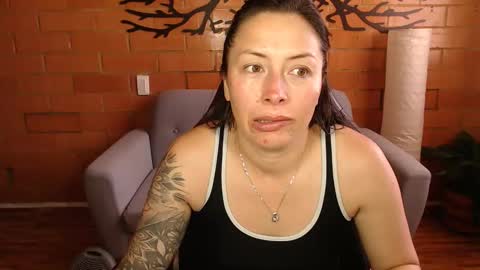 Snapshot of melanny_69 chatting on 05-10-26, 12:21 Melanny online show from 05-10-26, 12:21