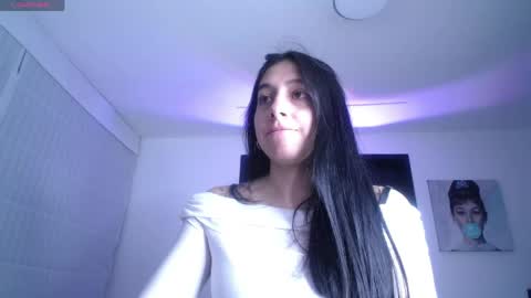 Snapshot of melanny_petite chatting on 06-02-26, 01:02 melanny_petite online show from 06-02-26, 01:02