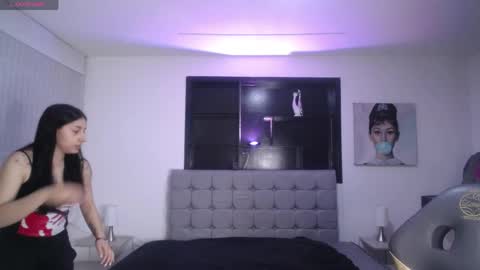 Snapshot of melanny_petite chatting on 06-04-26, 12:33 melanny_petite online show from 06-04-26, 12:33