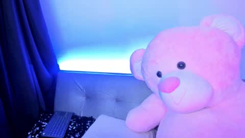 Melanny online show from 12-17-25, 09:32