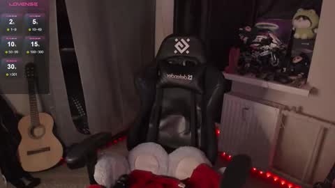 Ash online show from 09-19-25, 01:07