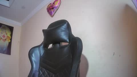 melany online show from 04-12-26, 03:33