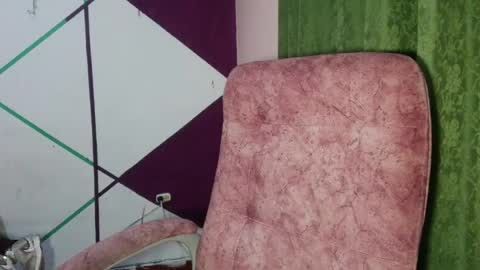 Snapshot of melany_isabella chatting on 07-06-26, 02:52 melany online show from 07-06-26, 02:52