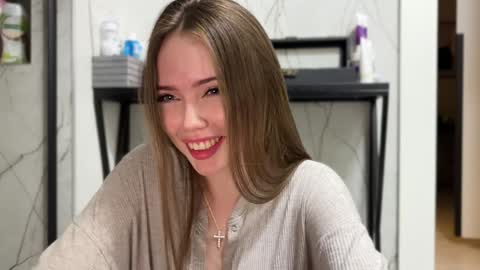 Snapshot of melanybunny chatting on 02-06-25, 04:25 Adel online show from 02-06-25, 04:25