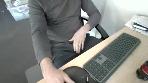 Snapshot of melbguy_075 chatting on 05-01-26, 04:39 melbguy_075 online show from 05-01-26, 04:39
