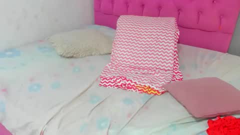 meli_lewis online show from 12-17-25, 04:02