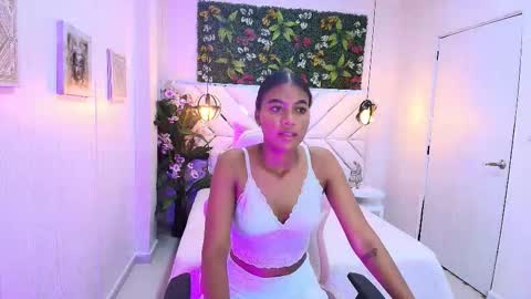 MELII EBONY online show from 10-22-25, 12:05