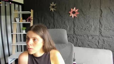 Snapshot of melisabostton_ chatting on 10-01-25, 01:39 Melissa online show from 10-01-25, 01:39