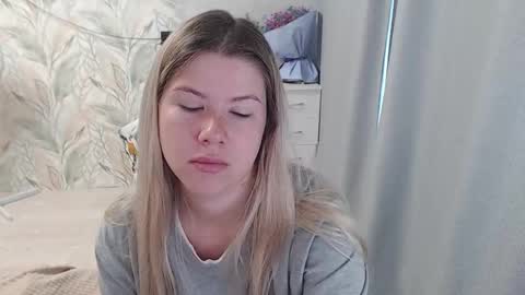 Melissa  Ray online show from 09-11-25, 02:55