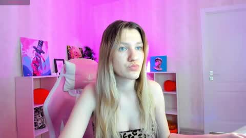 melissa_moooree online show from 02-28-25, 02:42