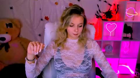 Melissa online show from 10-27-25, 04:22