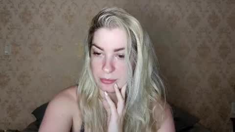 Snapshot of melissa_s2 chatting on 06-10-26, 02:01 Melissa online show from 06-10-26, 02:01