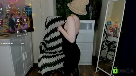 Snapshot of melissa_wells chatting on 01-29-25, 01:05 Melissa online show from 01-29-25, 01:05