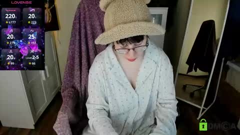 Snapshot of melissa_wells chatting on 09-09-25, 09:25 Melissa online show from 09-09-25, 09:25