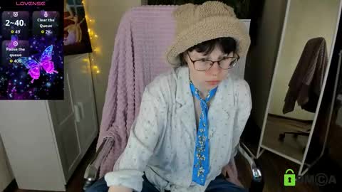 Snapshot of melissa_wells chatting on 10-03-25, 09:34 Melissa online show from 10-03-25, 09:34