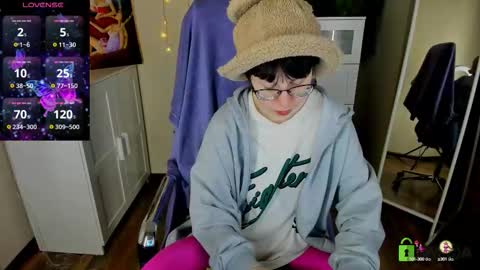 Snapshot of melissa_wells chatting on 10-12-25, 09:25 Melissa online show from 10-12-25, 09:25