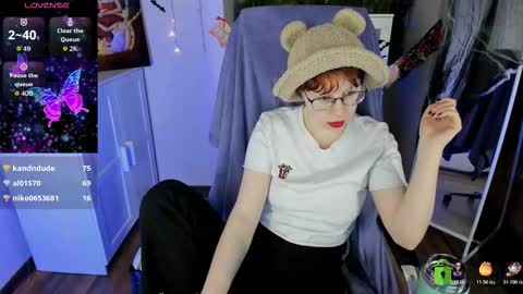 Snapshot of melissa_wells chatting on 10-31-25, 04:35 Melissa online show from 10-31-25, 04:35